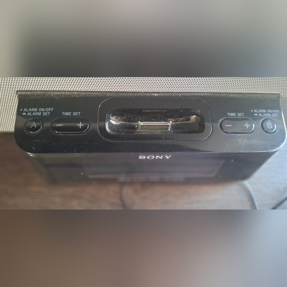 Sony Dream Machine ICF-CS10iP iPod Speaker Dock & AM/FM Clock Radio w/ Free S/H - Picture 2 of 7